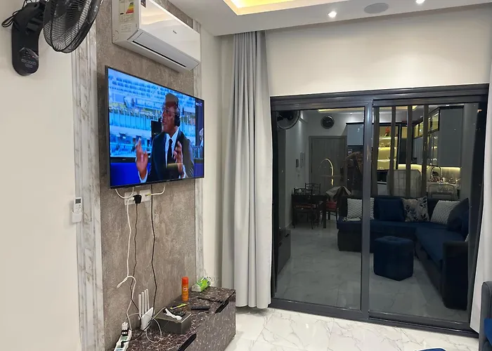 شالية فندقي للإيجار في سكاي ستي 4 الجلالة السخنة ارضي بحديقة مطل على بحيرة صناعية عذبة كبيرة اعلى منطقة في جبال الجلالة Dağ evi