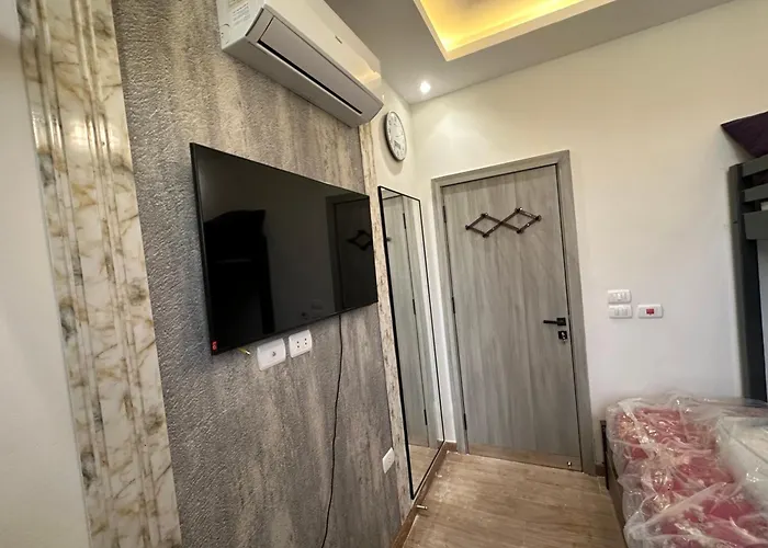 Dağ evi شالية فندقي للإيجار في سكاي ستي 4 الجلالة السخنة ارضي بحديقة مطل على بحيرة صناعية عذبة كبيرة اعلى منطقة في جبال الجلالة Ain Sukhna