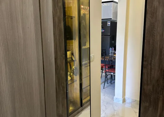 شالية فندقي للإيجار في سكاي ستي 4 الجلالة السخنة ارضي بحديقة مطل على بحيرة صناعية عذبة كبيرة اعلى منطقة في جبال الجلالة Dağ evi