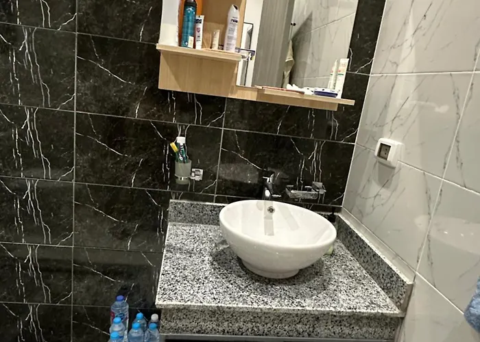 شالية فندقي للإيجار في سكاي ستي 4 الجلالة السخنة ارضي بحديقة مطل على بحيرة صناعية عذبة كبيرة اعلى منطقة في جبال الجلالة Dağ evi Ain Sukhna