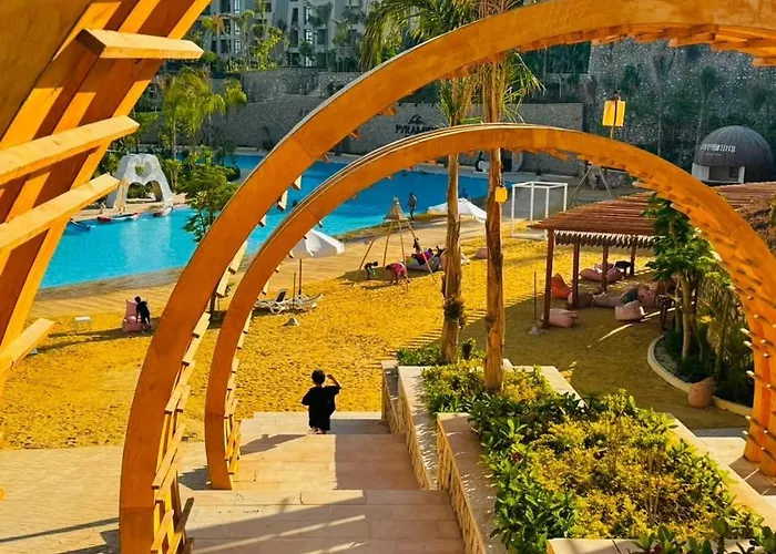 شالية فندقي للإيجار في سكاي ستي 4 الجلالة السخنة ارضي بحديقة مطل على بحيرة صناعية عذبة كبيرة اعلى منطقة في جبال الجلالة Ain Sukhna